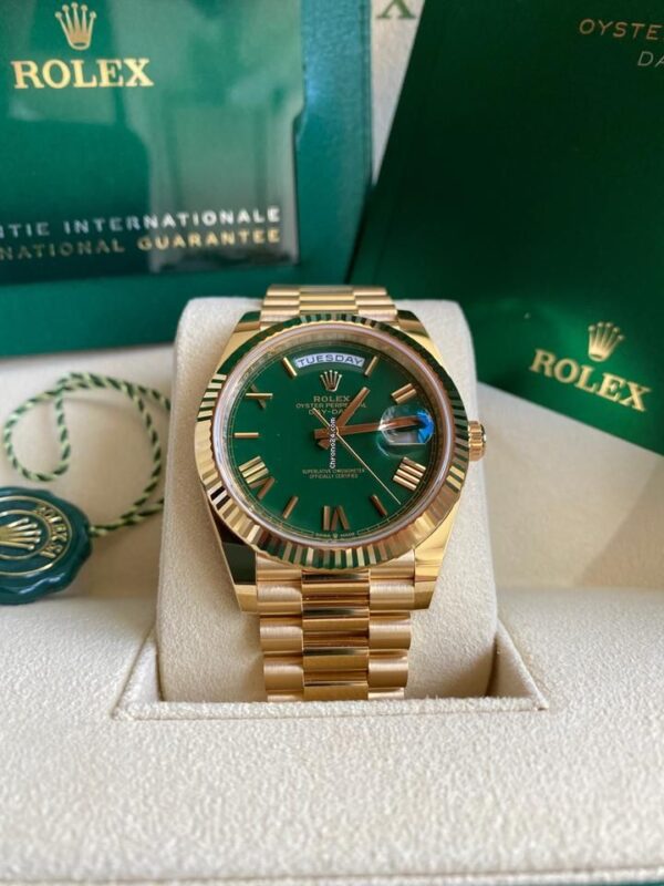 Rolex Day-Date 40 en Or Jaune - Cadran Vert Émeraude