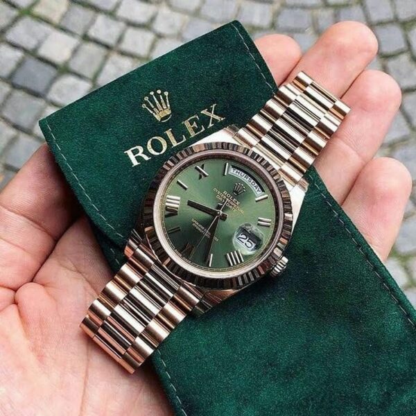 Rolex Day-Date 40 en Or Jaune - Cadran Vert Émeraude - Image 2