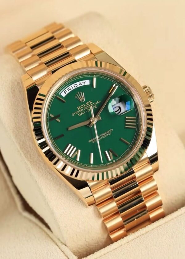 Rolex Day-Date 40 en Or Jaune - Cadran Vert Émeraude - Image 3